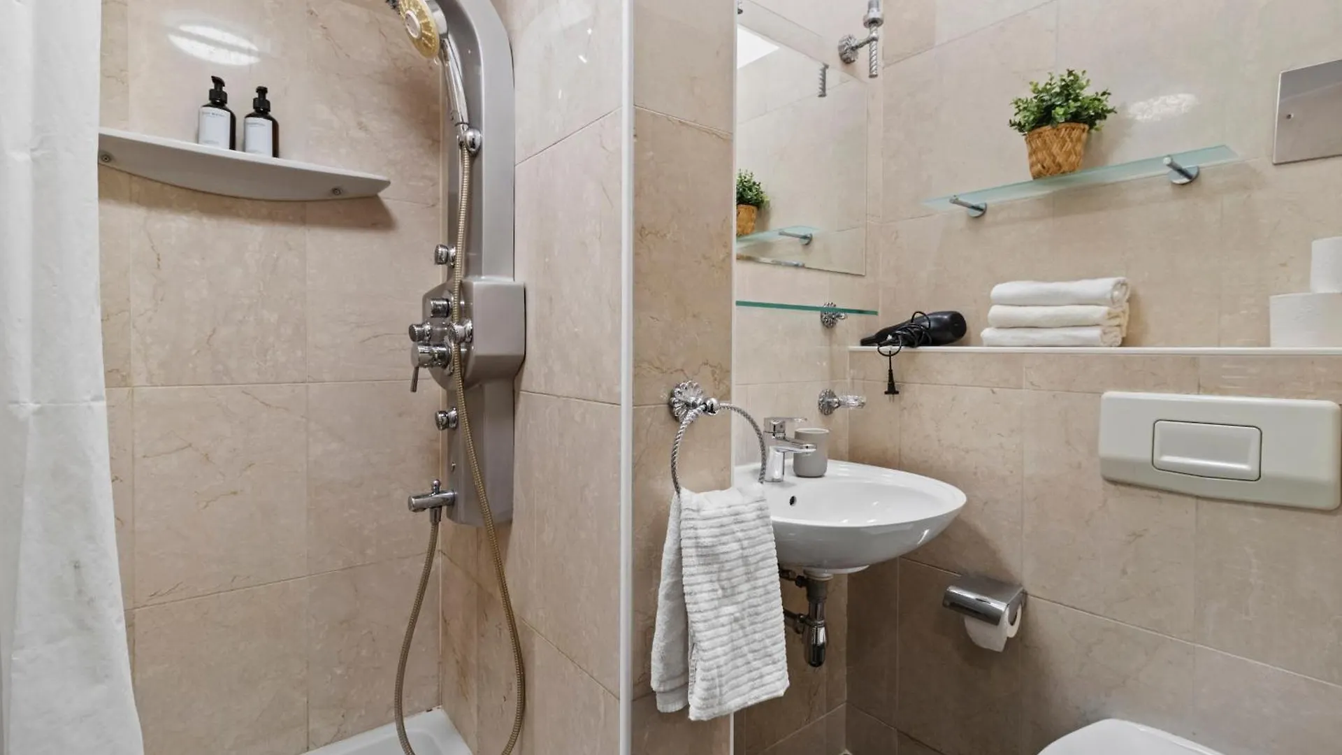 וינה Close To U3 Metro I 15 Minutes To Shopping Street דירה