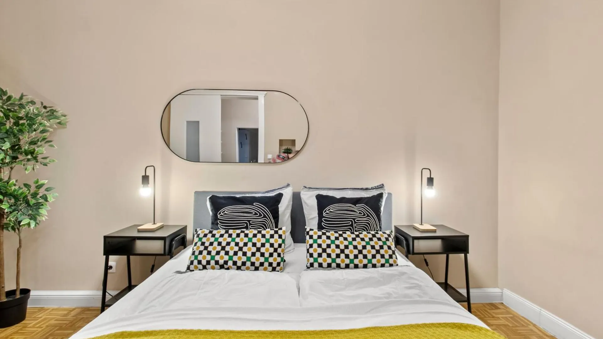 וינה Close To U3 Metro I 15 Minutes To Shopping Street דירה